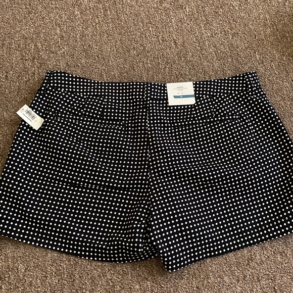 Old Navy 3.5” 12 Shorts - Picture 5 of 5